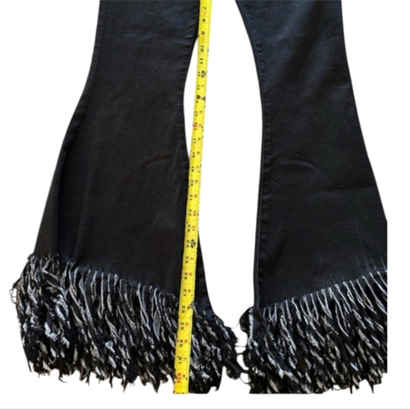 L & B Lucky & Blessed High Rise Flare Jeans Women's Size 6 Fringe Raw Hem Black - Picture 8 of 9